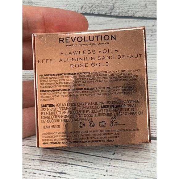 New Makeup Revolution Flawless Foils Rose Gold Eyeshadow Palette 0.07oz/2.00 - Picture 4 of 4
